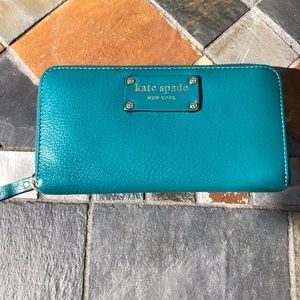 Kate Spade Wallet Clutch excellent condition